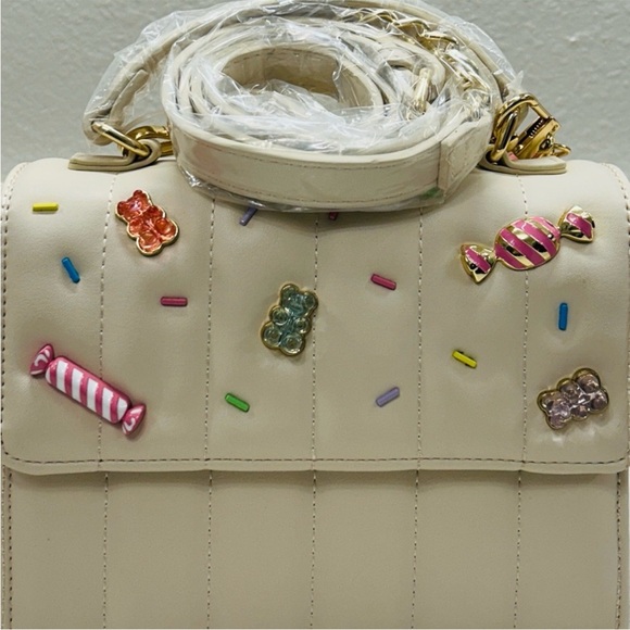 🆕🍭Betsey Johnson Sweet As Candy Gummy Bear Convertible Handbag NWT🧸 - Picture 6 of 11